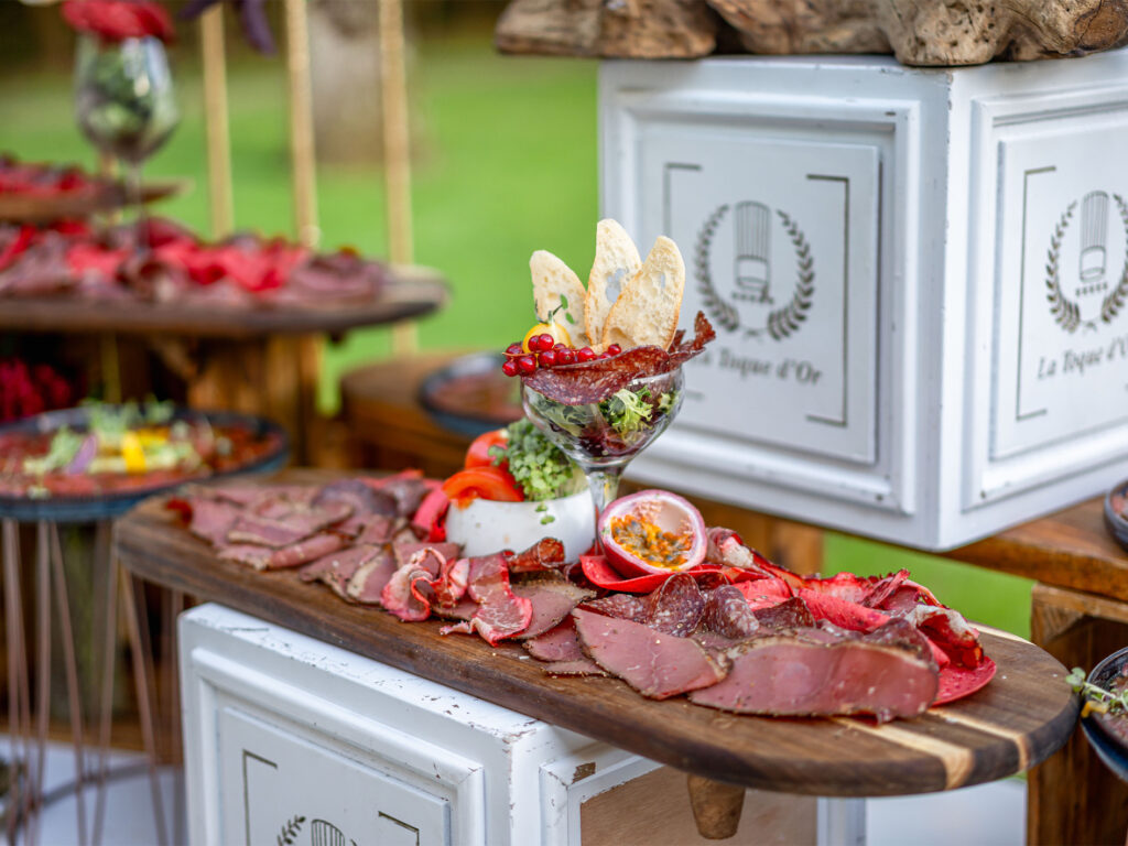buffet charcuterie traiteur la toque d or